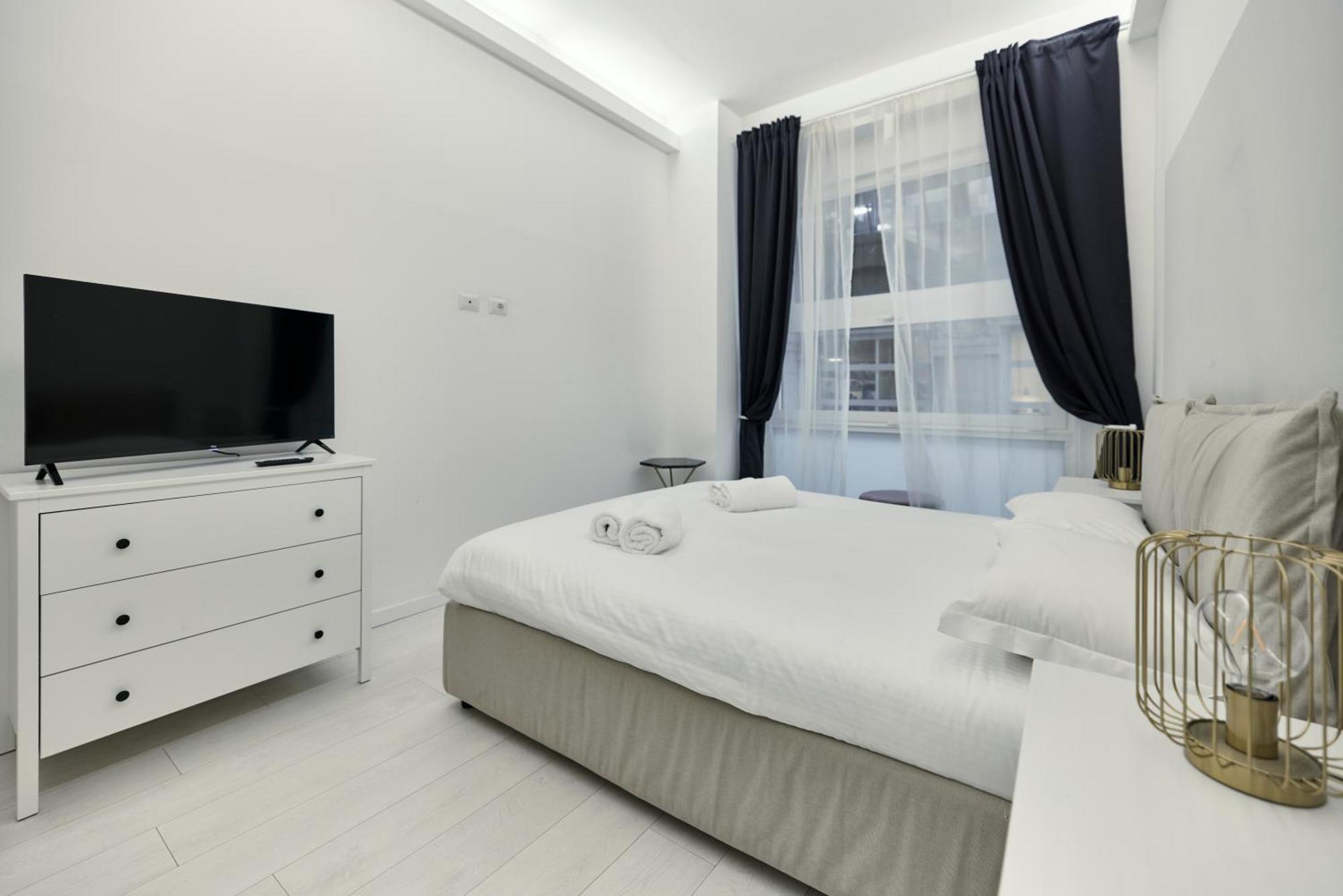 Duomo View - 2 Min From Duomo Amazing Location Apartment มิลาน ภายนอก รูปภาพ